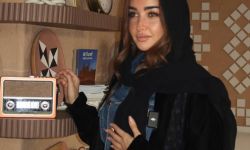 هنا الزاهد تفاجئ جمهورها بإطلالة العباءة والحجاب في السعودية